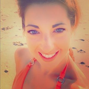 Meet your Posher, Brittney